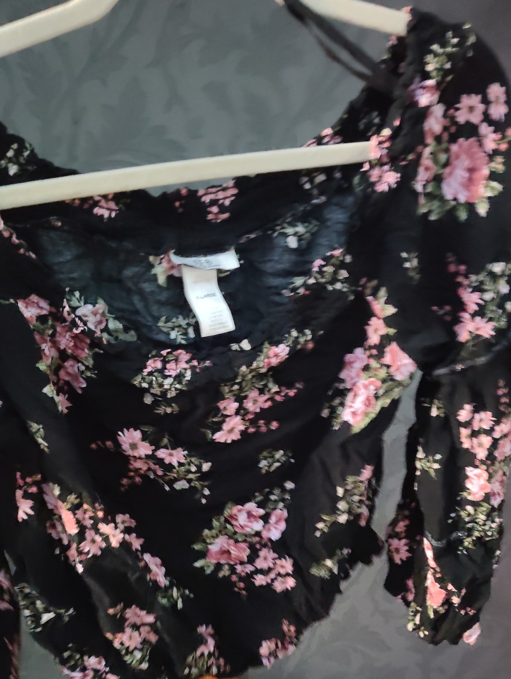 Joe B Black Floral Puff-Sleeve Blouse with Pink Roses